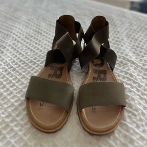 Sorel | Ella II Gladiator Criss Cross Flat Sandal Green Size 10